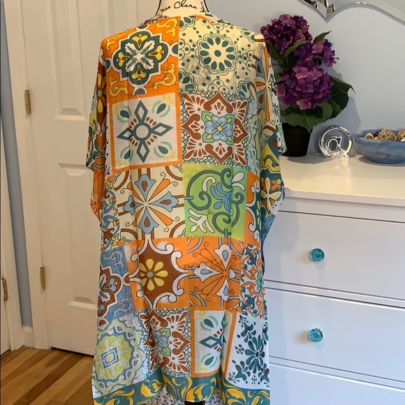 Vibrant Moroccan Tile Kimono - Picture 8 of 11
